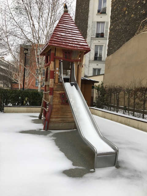 Snow playground Paris